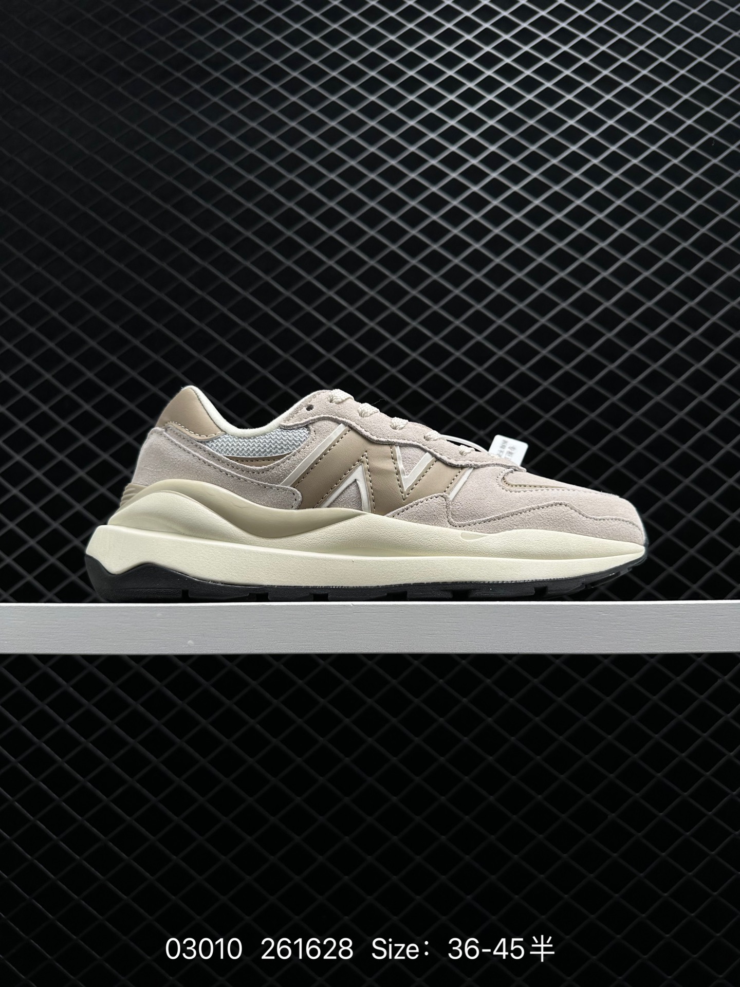 New Balance  M5740LT1